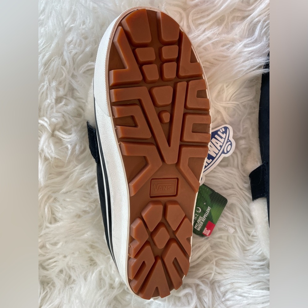 Vans NWT Unisex Style 53 Shearling Mule DX Black/White. Size 5 Men’s, 6.5 Women - Picture 9 of 9